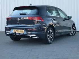 Volkswagen Golf (2020) thumbnail 2