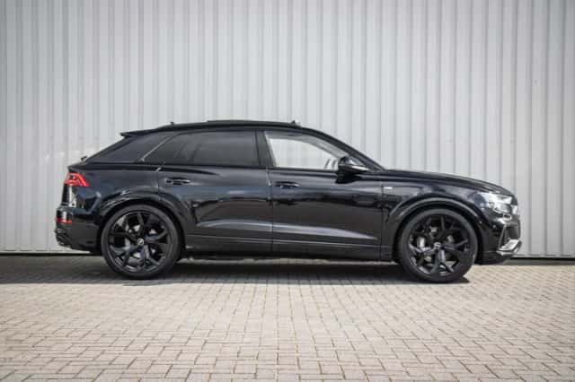 Audi Q8 (2019) thumbnail 3