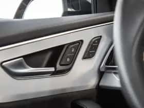 Audi Q8 (2019) thumbnail 23