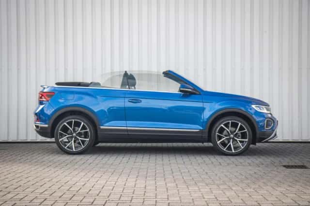 Volkswagen T-Roc (2024) thumbnail 3