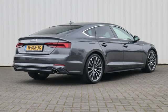 Audi A5 (2020) thumbnail 2