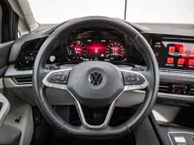 Volkswagen Golf (2022) thumbnail 23