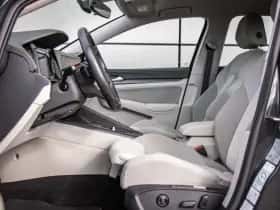 Volkswagen Golf (2022) thumbnail 4