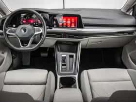 Volkswagen Golf (2022) thumbnail 5