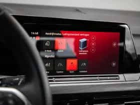 Volkswagen Golf (2022) thumbnail 41