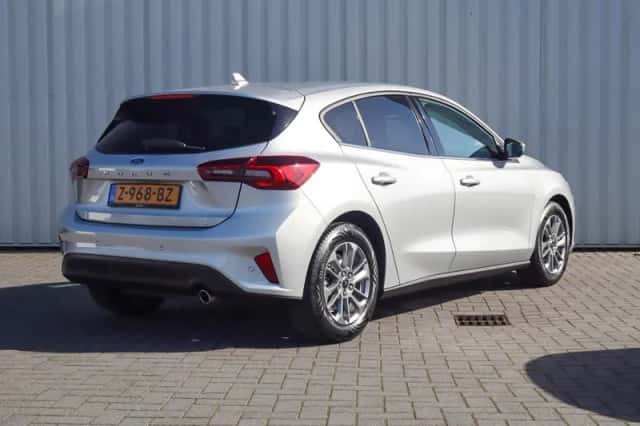 Ford Focus (2024) thumbnail 2
