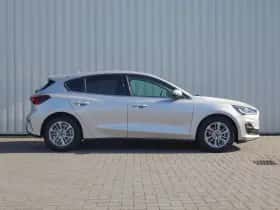 Ford Focus (2024) thumbnail 3