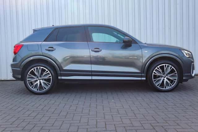 Audi Q2 (2022) thumbnail 3