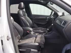 Audi Q3 (2017) thumbnail 16