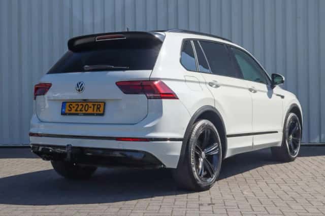 Volkswagen Tiguan (2019) thumbnail 2