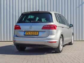 Volkswagen Golf (2017) thumbnail 2