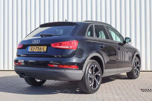 Audi Q3 (2018) thumbnail 2
