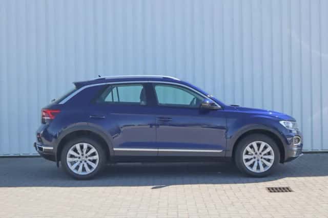 Volkswagen T-Roc (2019) thumbnail 3