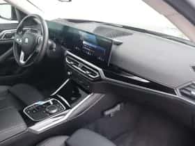 BMW i4 (2023) thumbnail 31