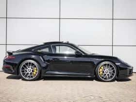 Porsche 911 (2018) thumbnail 3