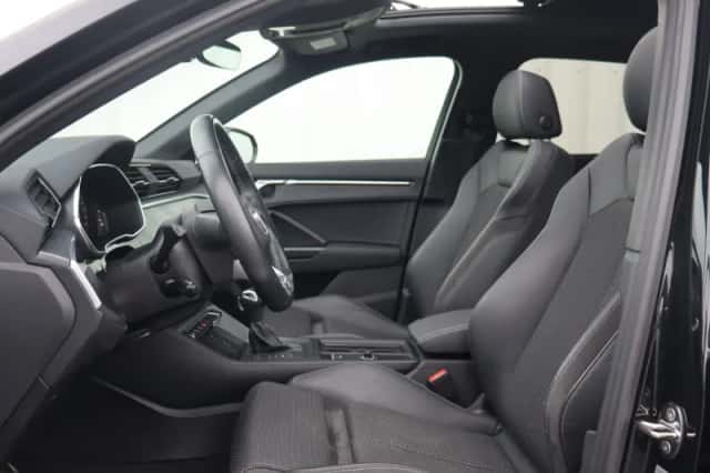 Audi Q3 (2021) thumbnail 4
