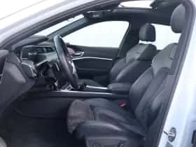 Audi e-tron (2019) thumbnail 4