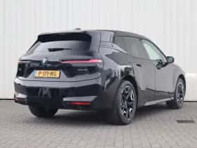 BMW iX (2022) thumbnail 2