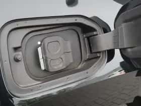 BMW iX (2022) thumbnail 16