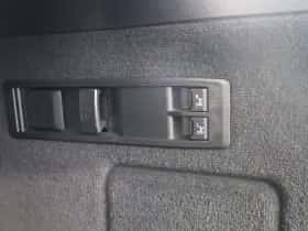BMW iX (2022) thumbnail 22