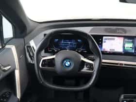 BMW iX (2022) thumbnail 29
