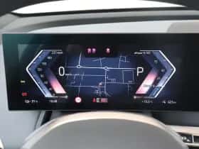 BMW iX (2022) thumbnail 30