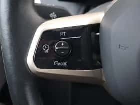 BMW iX (2022) thumbnail 33