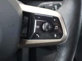 BMW iX (2022) thumbnail 34