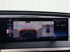BMW iX (2022) thumbnail 36