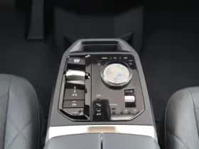 BMW iX (2022) thumbnail 40