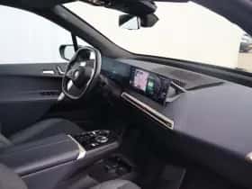 BMW iX (2022) thumbnail 41