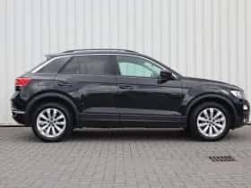 Volkswagen T-Roc (2021) thumbnail 3