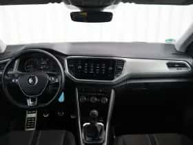 Volkswagen T-Roc (2021) thumbnail 5