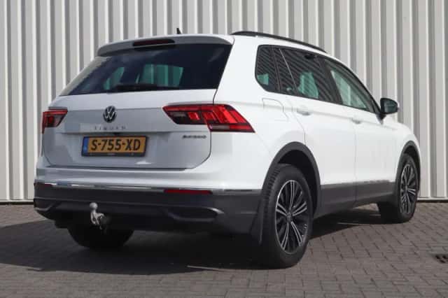 Volkswagen Tiguan (2022) thumbnail 2