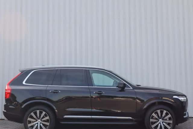 Volvo XC90 (2021) thumbnail 3