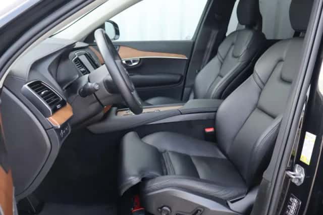 Volvo XC90 (2021) thumbnail 4