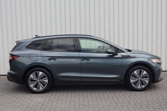 Škoda Enyaq (2021) thumbnail 3