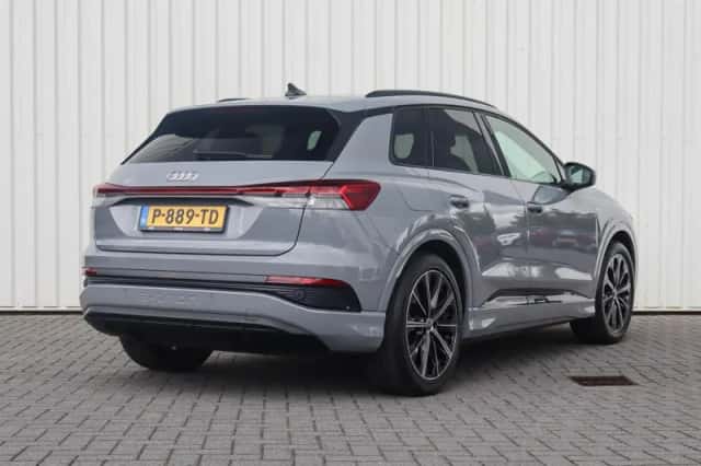Audi Q4 e-tron (2022) thumbnail 2