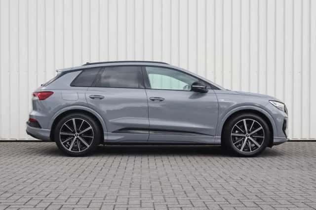 Audi Q4 e-tron (2022) thumbnail 3