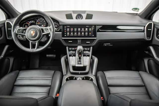 Porsche Cayenne (2022) thumbnail 5