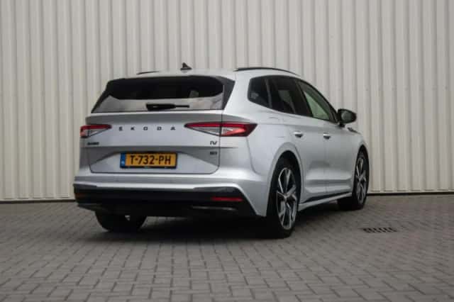 Škoda Enyaq (2023) thumbnail 2