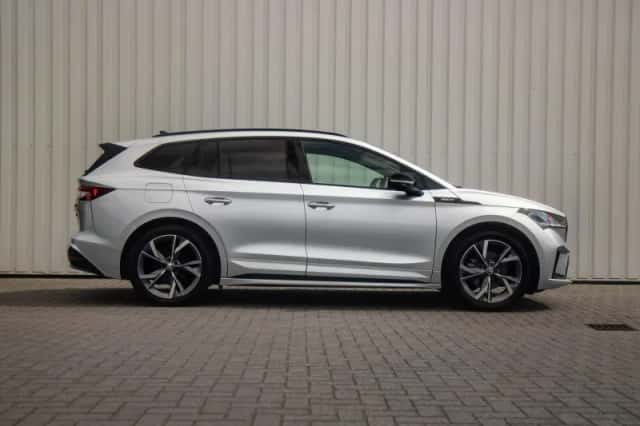 Škoda Enyaq (2023) thumbnail 3
