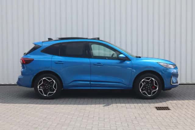 Ford Kuga (2025) thumbnail 3