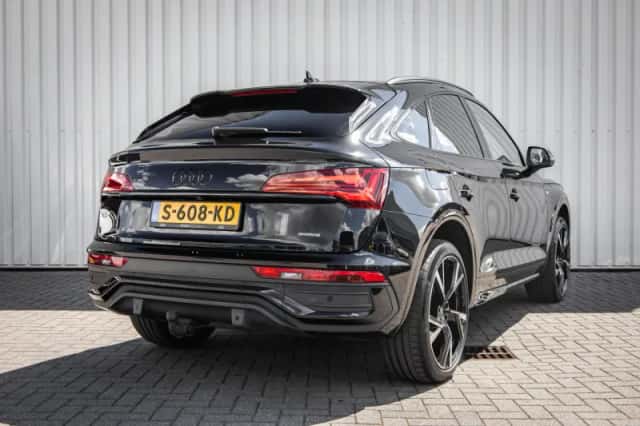 Audi Q5 (2022) thumbnail 2