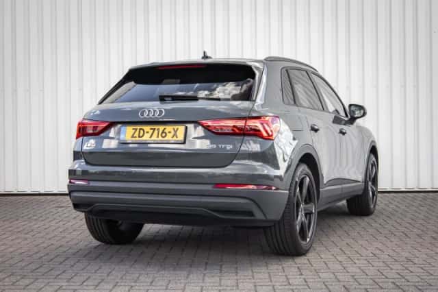 Audi Q3 (2019) thumbnail 2