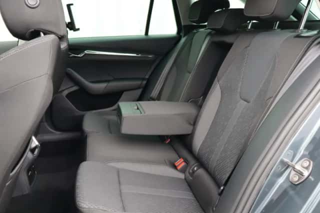 Škoda Octavia (2021) thumbnail 5