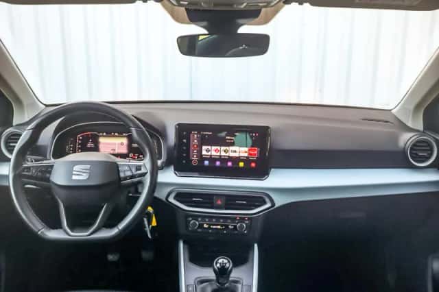 SEAT Arona (2023) thumbnail 5