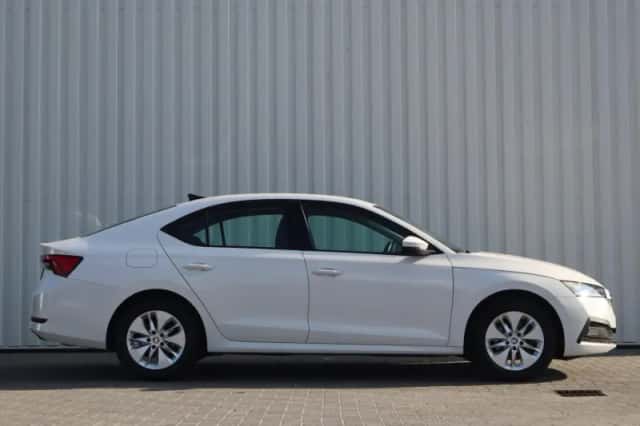 Škoda Octavia (2021) thumbnail 2