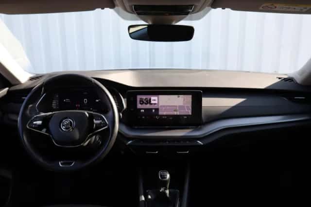 Škoda Octavia (2021) thumbnail 4