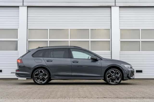 Volkswagen Golf (2025) thumbnail 3